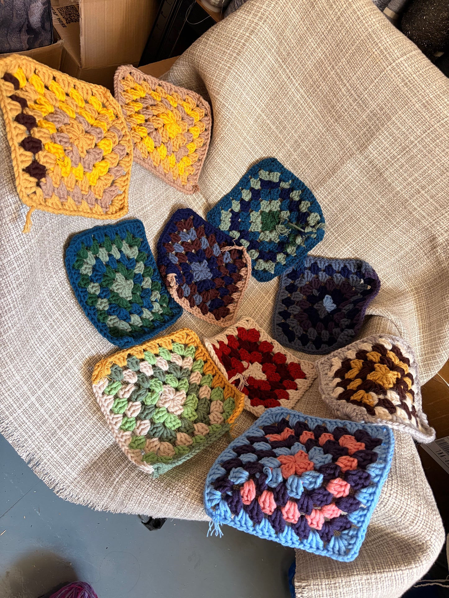 Granny squares -How to enjoy yarn playground