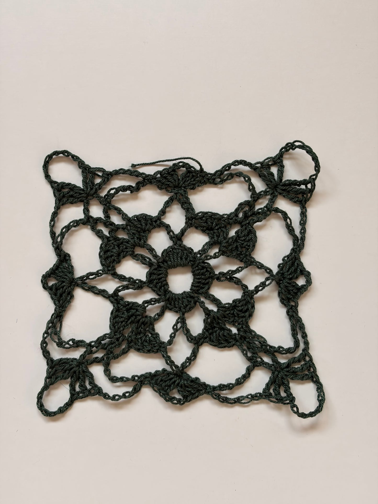 Lace square -How to enjoy yarn playground