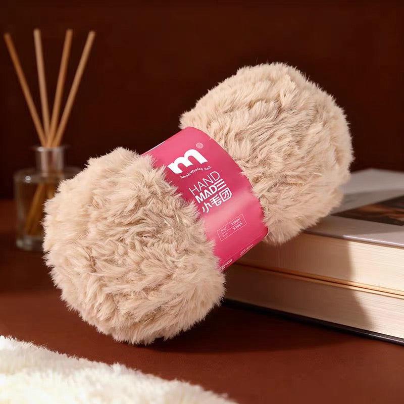 XMT Faux Fur Yarn – Chunky Coral Fleece and Mink-Style Yarn for Crochet and Knit DIY Scarves and Hats