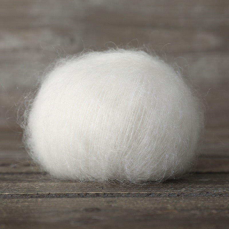 SKYY Freshly dyed, segment-dyed wool and mohair yarn – soft, fine and perfect for hand-knitting