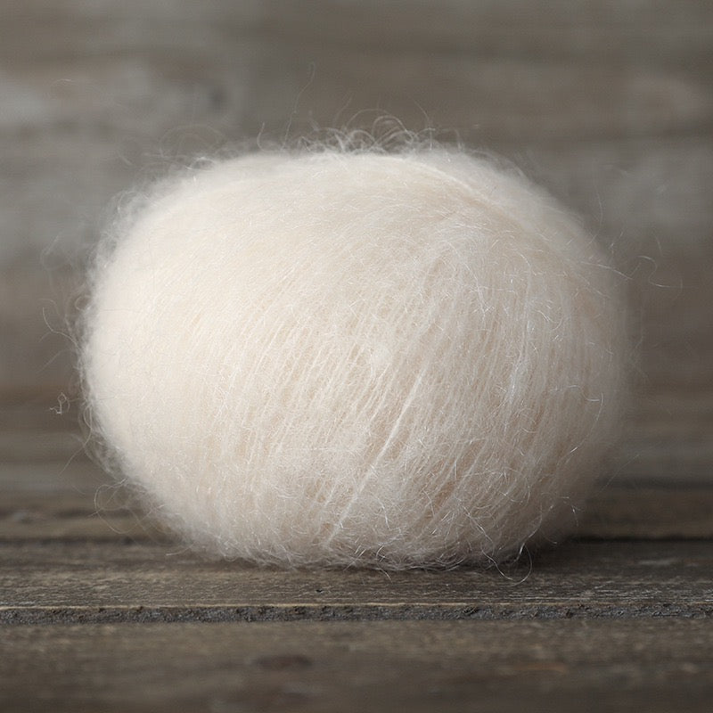 SKYY Freshly dyed, segment-dyed wool and mohair yarn – soft, fine and perfect for hand-knitting