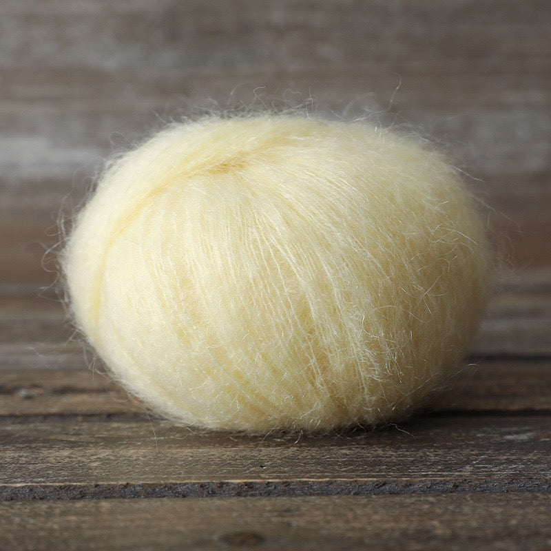 SKYY Freshly dyed, segment-dyed wool and mohair yarn – soft, fine and perfect for hand-knitting