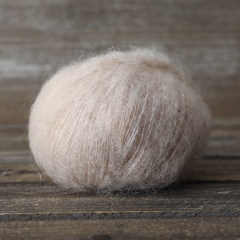 SKYY Freshly dyed, segment-dyed wool and mohair yarn – soft, fine and perfect for hand-knitting