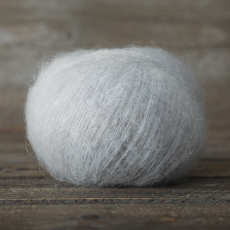 SKYY Freshly dyed, segment-dyed wool and mohair yarn – soft, fine and perfect for hand-knitting