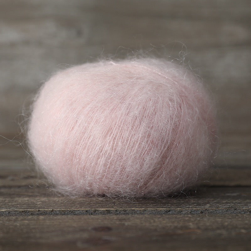 SKYY Freshly dyed, segment-dyed wool and mohair yarn – soft, fine and perfect for hand-knitting