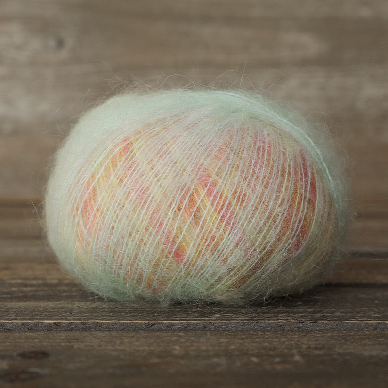 SKYY Freshly dyed, segment-dyed wool and mohair yarn – soft, fine and perfect for hand-knitting