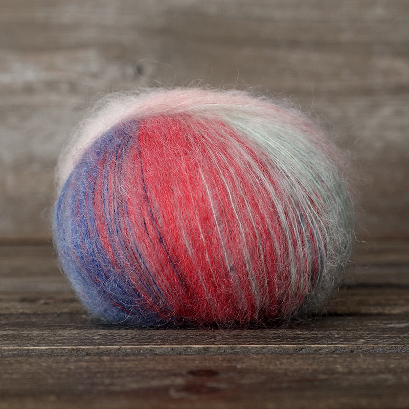 SKYY Freshly dyed, segment-dyed wool and mohair yarn – soft, fine and perfect for hand-knitting