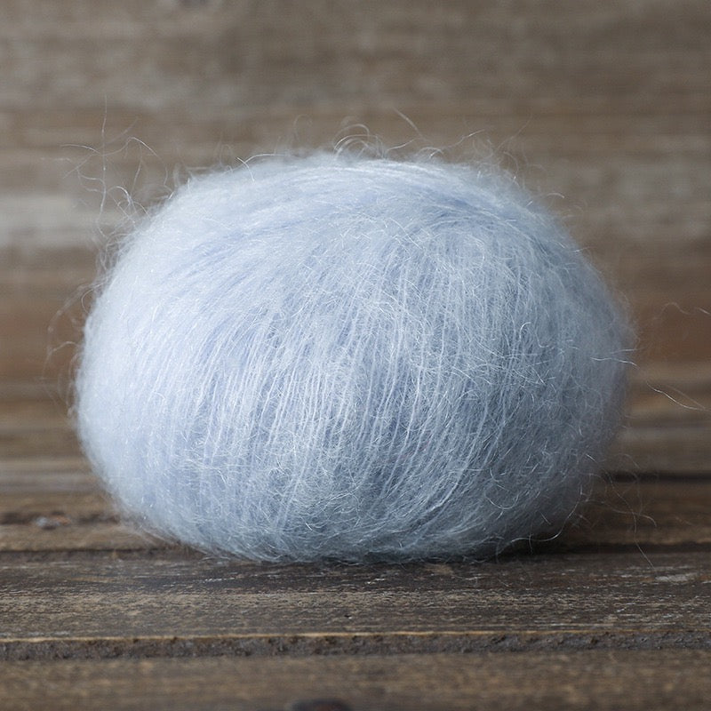 SKYY Freshly dyed, segment-dyed wool and mohair yarn – soft, fine and perfect for hand-knitting