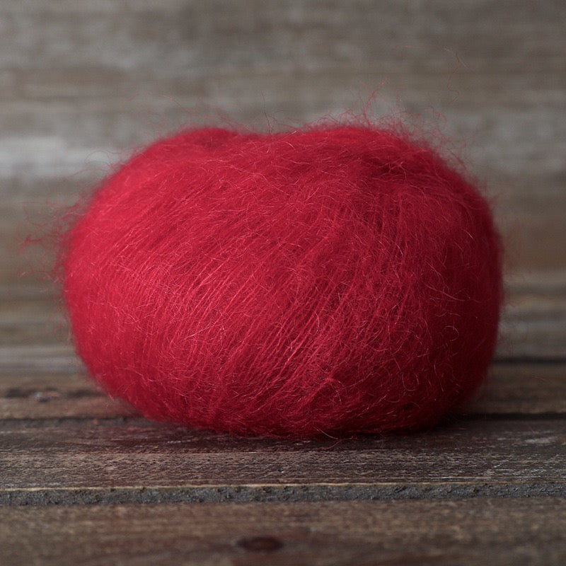 SKYY Freshly dyed, segment-dyed wool and mohair yarn – soft, fine and perfect for hand-knitting