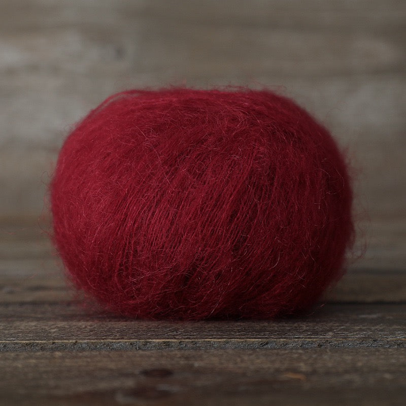 SKYY Freshly dyed, segment-dyed wool and mohair yarn – soft, fine and perfect for hand-knitting