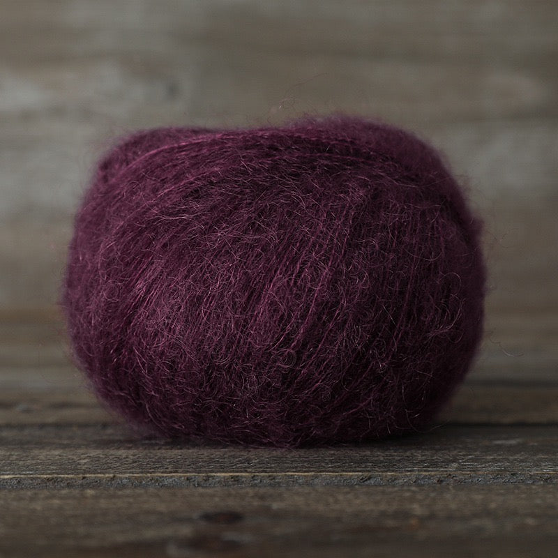 SKYY Freshly dyed, segment-dyed wool and mohair yarn – soft, fine and perfect for hand-knitting