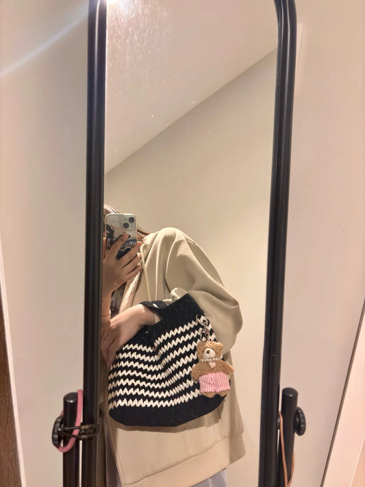NW7 Tote bag