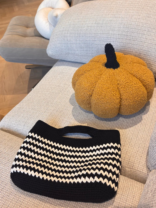 NW7 Tote bag