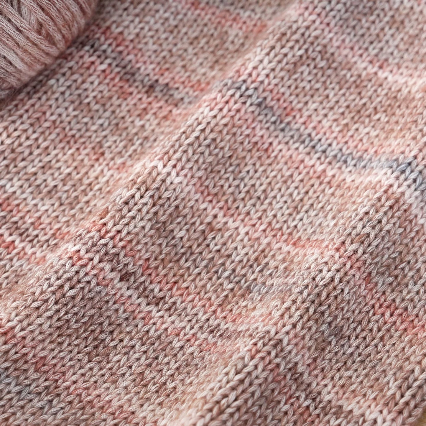 SKYT Gradient-coloured wool and cotton blend, skin-friendly and soft brushed yarn – Yarn for hand-knitted scarves and hats