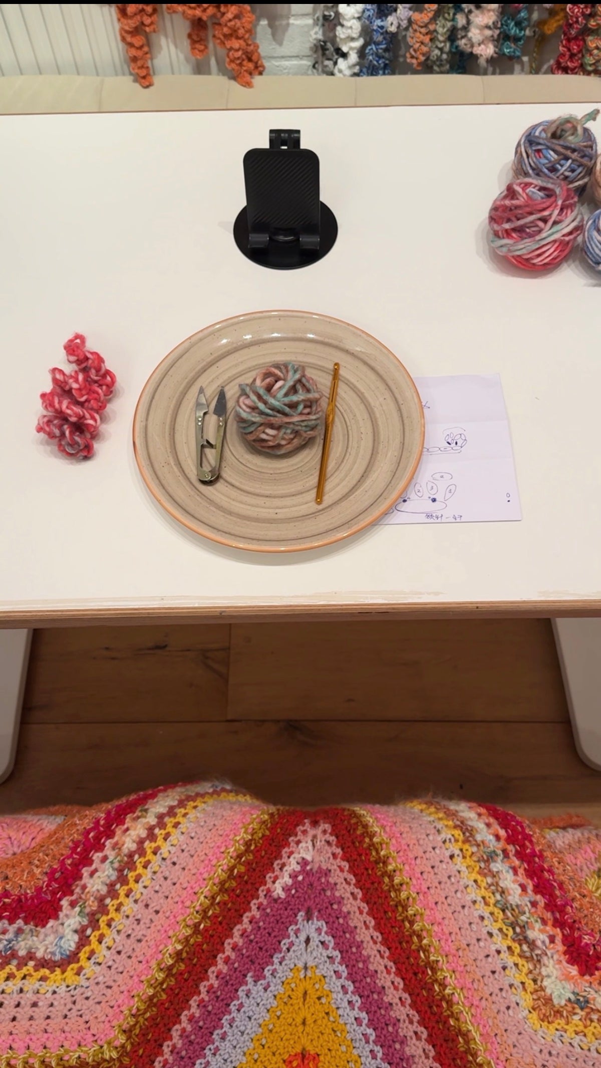 London Beginner Crochet Workshop：Step by step for absolute beginners to experience how fun is crochet and how good you are